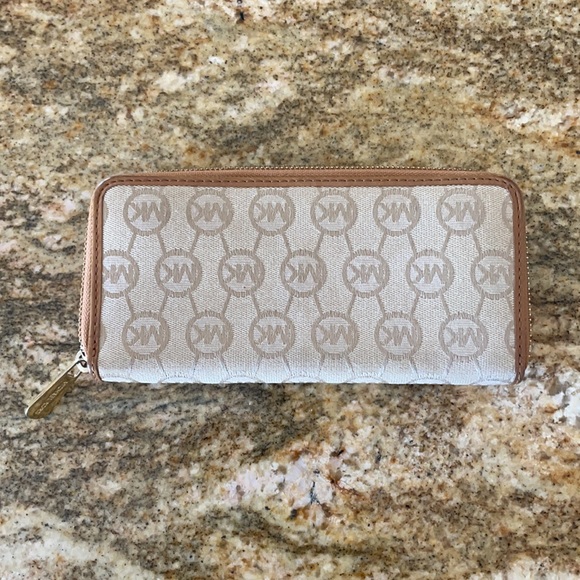 Michael Kors Brown Wallet - Picture 4 of 9